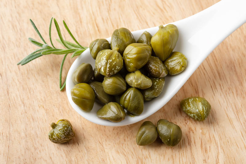 Role of caper bush in modulation of lipid metabolism and obesity